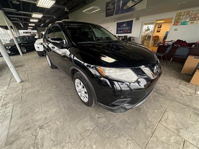 2015 Nissan Rogue SV   - Photo 1 - Newark, IL 60541