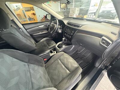 2015 Nissan Rogue SV   - Photo 5 - Newark, IL 60541