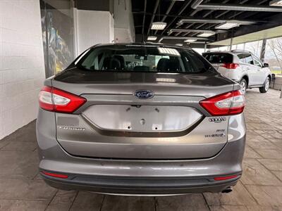 2013 Ford Fusion Hybrid SE   - Photo 4 - Newark, IL 60541