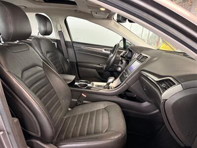 2013 Ford Fusion Hybrid SE   - Photo 8 - Newark, IL 60541