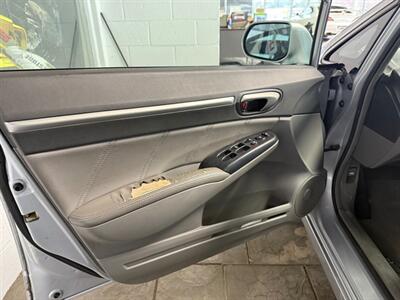 2011 Honda Civic EX-L - Photo 11 - Newark, IL 60541