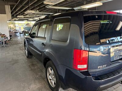 2011 Honda Pilot EX-L w/DVD   - Photo 3 - Newark, IL 60541