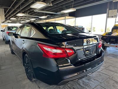 2017 Nissan Altima 2.5 SL   - Photo 4 - Newark, IL 60541