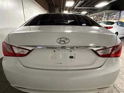 2011 Hyundai SONATA GLS - Photo 6 - Newark, IL 60541