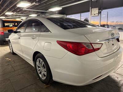2011 Hyundai SONATA GLS - Photo 4 - Newark, IL 60541