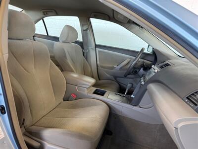 2007 Toyota Camry LE   - Photo 8 - Newark, IL 60541