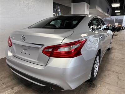 2017 Nissan Altima 2.5 S - Photo 4 - Newark, IL 60541