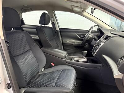2017 Nissan Altima 2.5 S - Photo 9 - Newark, IL 60541