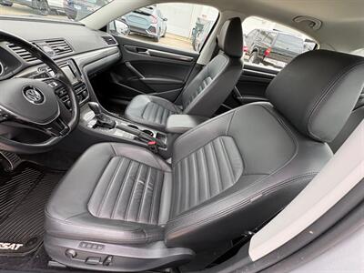 2017 Volkswagen Passat 1.8T SEL Premium - Photo 6 - Newark, IL 60541