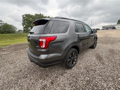 2018 Ford Explorer XLT - Photo 2 - Newark, IL 60541