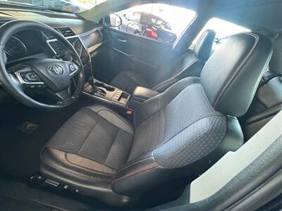 2015 Toyota Camry Hybrid XLE   - Photo 6 - Newark, IL 60541