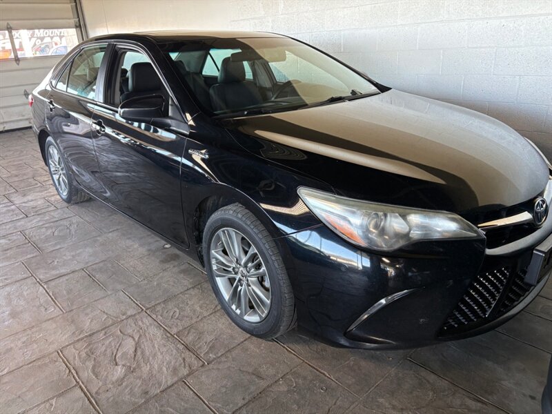 2015 Toyota Camry Hybrid XLE   - Photo 1 - Newark, IL 60541