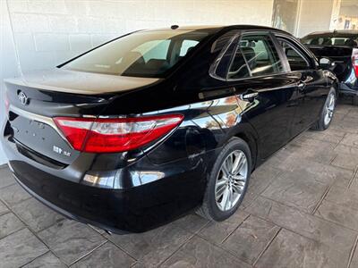 2015 Toyota Camry Hybrid XLE   - Photo 2 - Newark, IL 60541