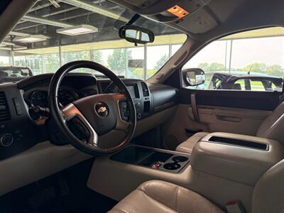 2010 Chevrolet Silverado 1500 LT - Photo 5 - Newark, IL 60541