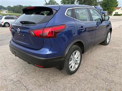 2018 Nissan Rogue Sport S - Photo 2 - Newark, IL 60541