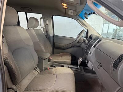 2009 Nissan Frontier SE V6 - Photo 9 - Newark, IL 60541