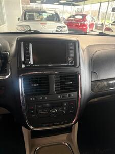 2011 Dodge Grand Caravan Crew   - Photo 10 - Newark, IL 60541