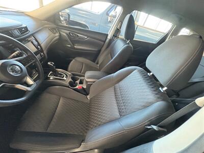 2019 Nissan Rogue SV   - Photo 5 - Newark, IL 60541