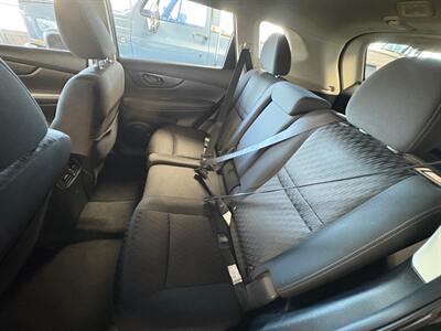 2019 Nissan Rogue SV   - Photo 6 - Newark, IL 60541