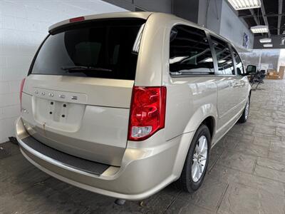 2013 Dodge Grand Caravan SXT - Photo 5 - Newark, IL 60541