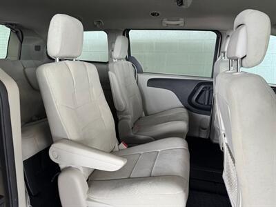 2013 Dodge Grand Caravan SXT - Photo 11 - Newark, IL 60541