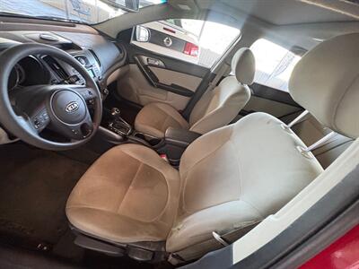 2013 Kia Forte EX - Photo 6 - Newark, IL 60541