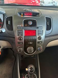 2013 Kia Forte EX - Photo 8 - Newark, IL 60541