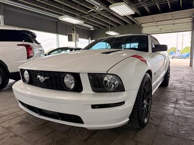 2005 Ford Mustang GT Deluxe - Photo 3 - Newark, IL 60541