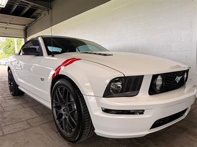 2005 Ford Mustang GT Deluxe - Photo 1 - Newark, IL 60541