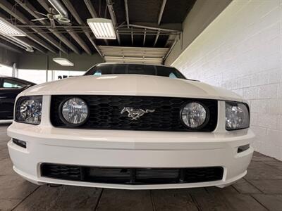 2005 Ford Mustang GT Deluxe - Photo 2 - Newark, IL 60541