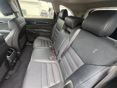 2017 Kia Sorento SX Limited V6 - Photo 7 - Newark, IL 60541