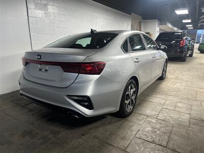 2021 Kia Forte FE   - Photo 4 - Newark, IL 60541