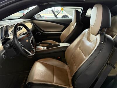 2015 Chevrolet Camaro LT   - Photo 8 - Newark, IL 60541