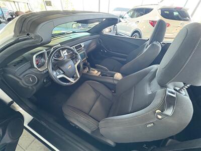 2015 Chevrolet Camaro LT   - Photo 6 - Newark, IL 60541