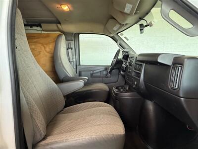 2016 Chevrolet Express 2500   - Photo 5 - Newark, IL 60541