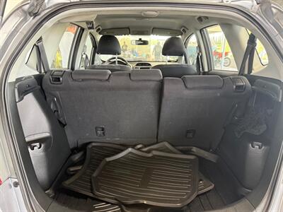 2009 Honda Fit Sport w/Navi   - Photo 6 - Newark, IL 60541