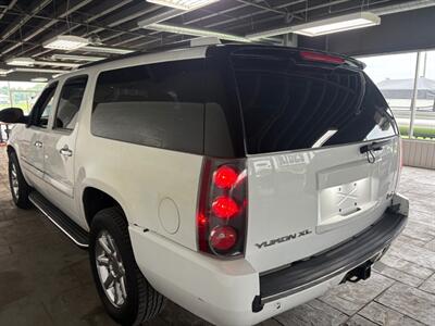 2007 GMC Yukon Denali   - Photo 3 - Newark, IL 60541