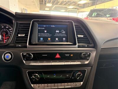 2018 Hyundai SONATA SEL - Photo 11 - Newark, IL 60541