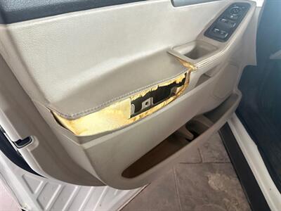 2012 Ford Explorer XLT   - Photo 11 - Newark, IL 60541