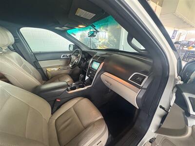 2012 Ford Explorer XLT   - Photo 8 - Newark, IL 60541