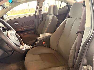 2005 Pontiac Grand Prix GT - Photo 8 - Newark, IL 60541