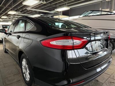 2015 Ford Fusion S   - Photo 5 - Newark, IL 60541