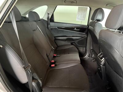 2016 Kia Sorento LX   - Photo 11 - Newark, IL 60541