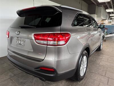 2016 Kia Sorento LX   - Photo 4 - Newark, IL 60541