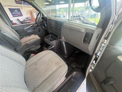 2007 GMC Savana 3500   - Photo 6 - Newark, IL 60541