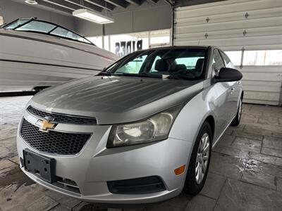 2011 Chevrolet Cruze LS - Photo 3 - Newark, IL 60541