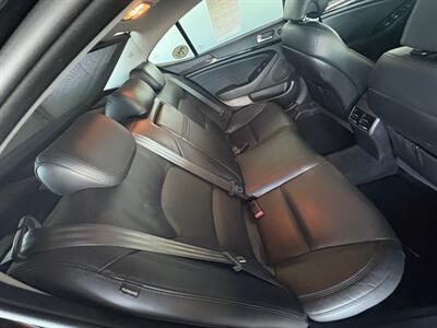 2015 Kia Cadenza Premium   - Photo 7 - Newark, IL 60541