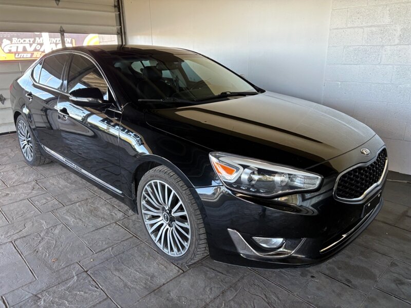 2015 Kia Cadenza Premium - Photo 1 - Newark, IL 60541