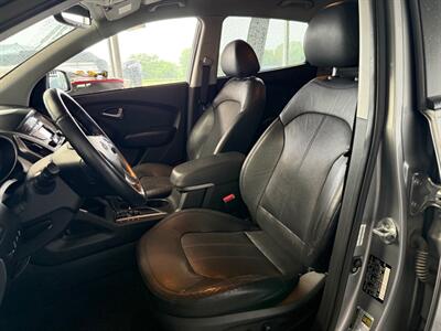 2011 Hyundai TUCSON GLS   - Photo 11 - Newark, IL 60541