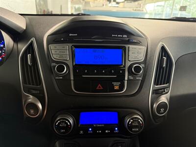 2011 Hyundai TUCSON GLS   - Photo 13 - Newark, IL 60541